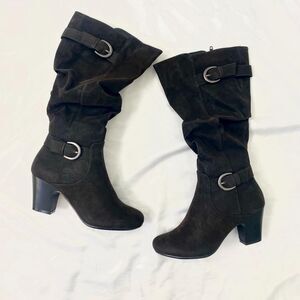 NWOB Chunky Slouchy Black Faux Leather Silver Buckle Heeled Boots US 6